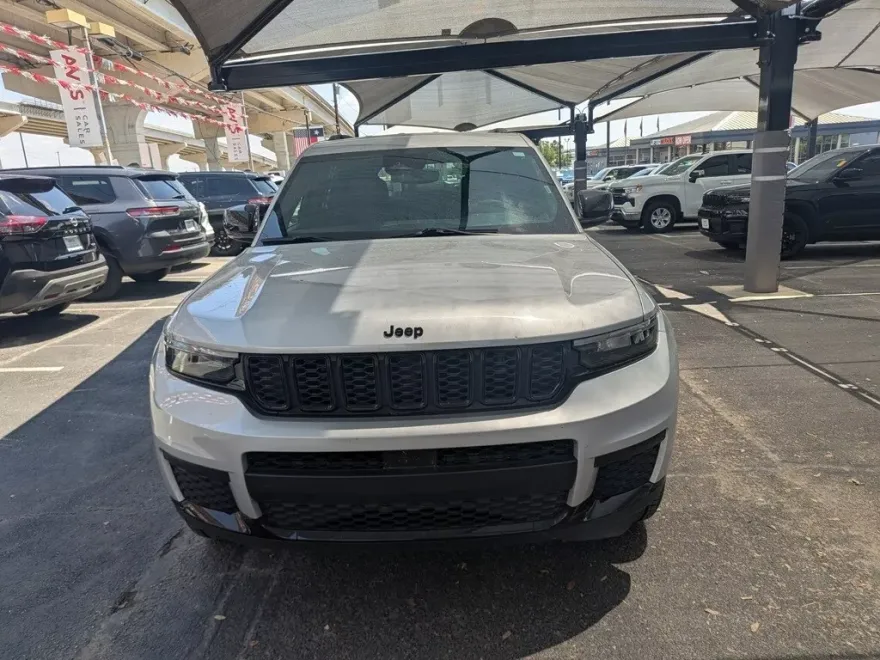 2024 Jeep Grand Cherokee Altitude photo 1