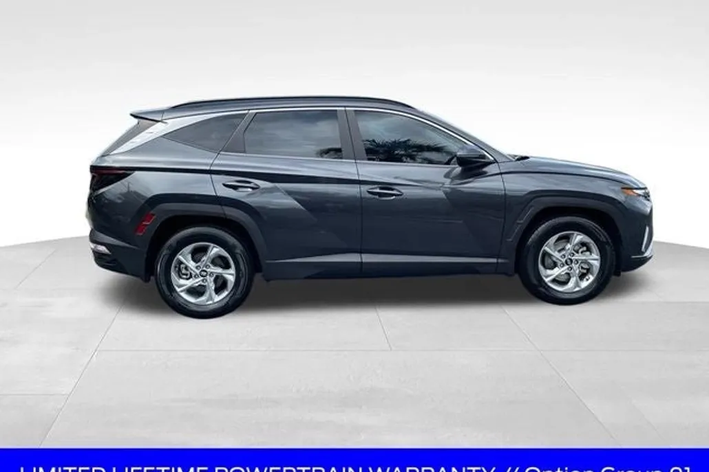 2022 Hyundai Tucson SEL photo 1