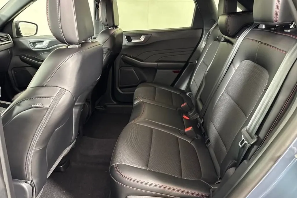 2025 Ford Escape Hybrid ST-Line photo 1