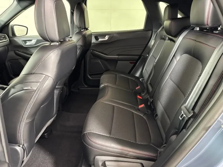 2025 Ford Escape Hybrid ST-Line photo 1