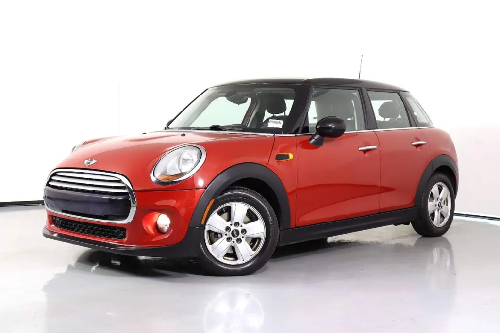 2015 Mini Cooper 4 Door Hardtop photo 1