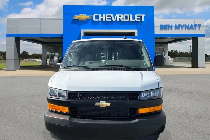 2025 Chevrolet Express Cargo 2500 photo 1