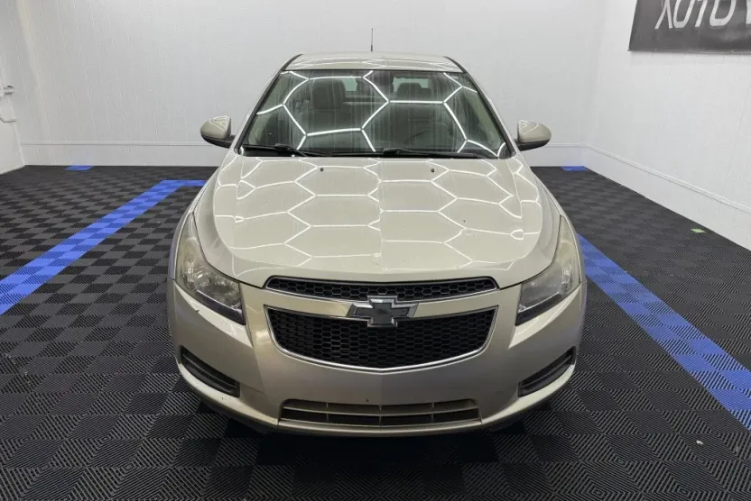 2013 Chevrolet Cruze LT photo 1