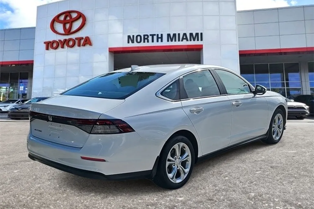 2024 Honda Accord LX photo 1