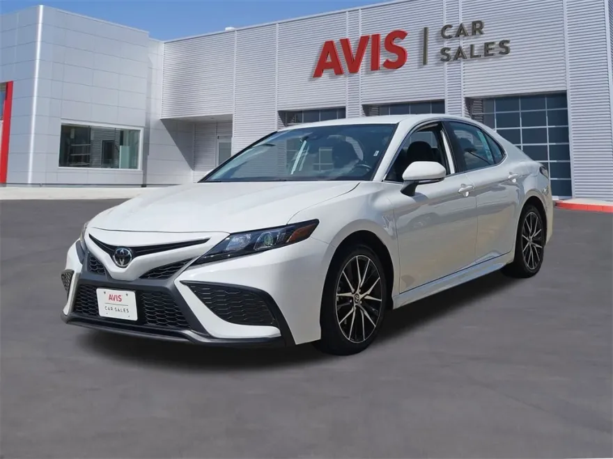 2024 Toyota Camry SE photo 1