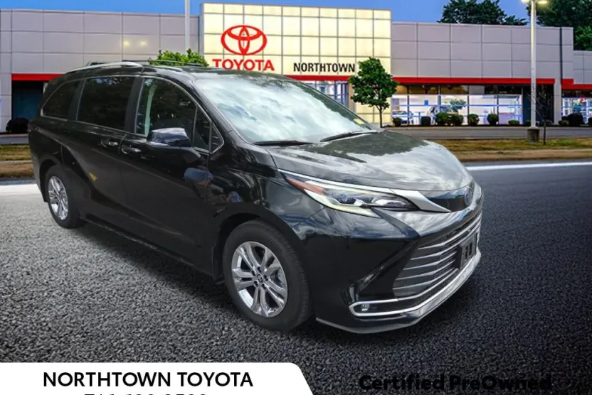 2022 Toyota Sienna Platinum photo 1