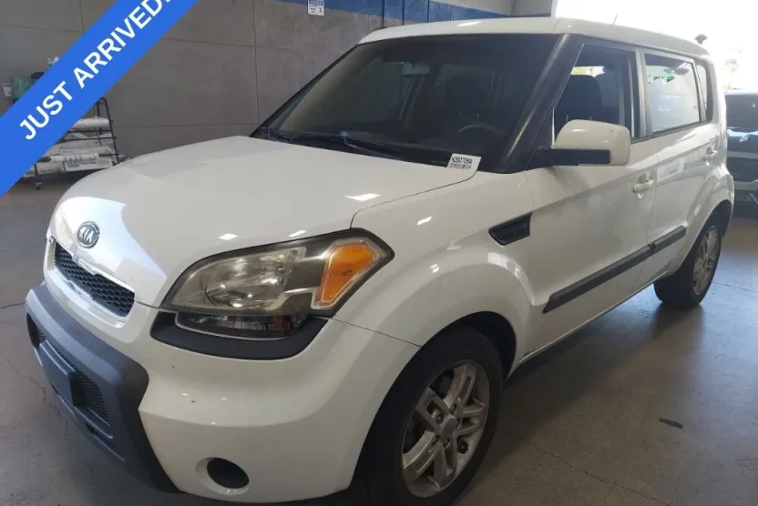 2011 Kia Soul Plus photo 1