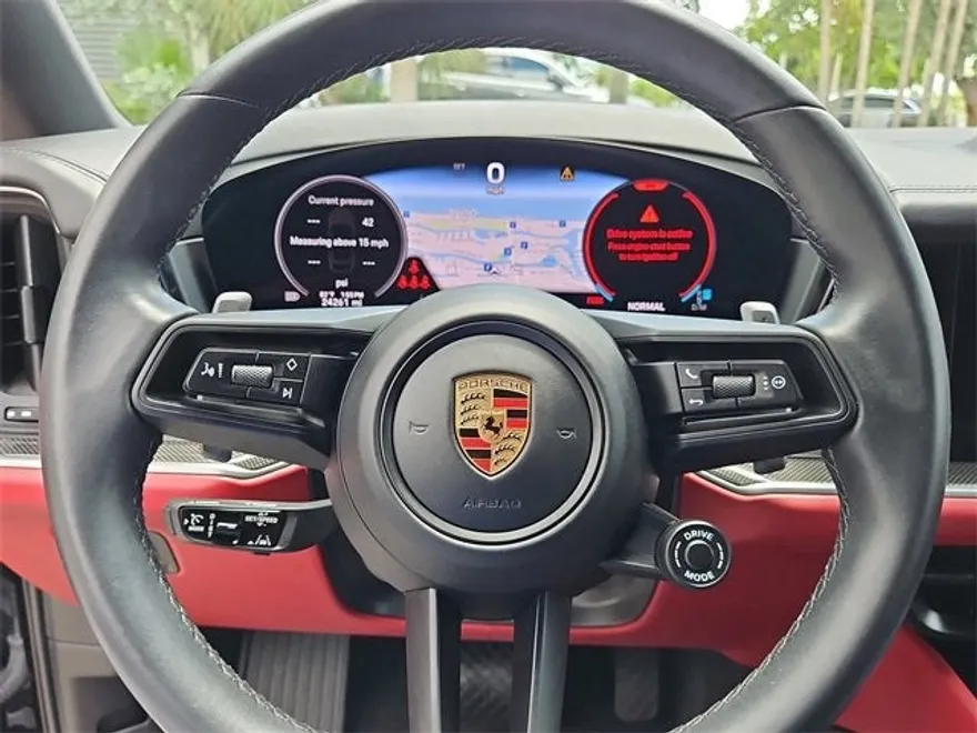 2024 Porsche Cayenne Base photo 21