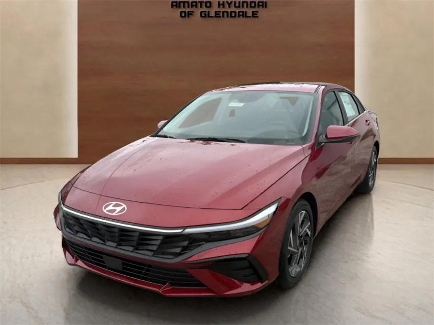 2025 Hyundai Elantra Limited photo 1