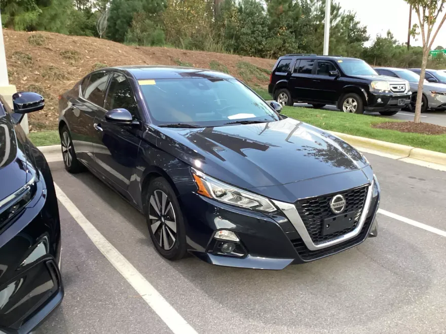 2019 Nissan Altima 2.5 SV photo 1