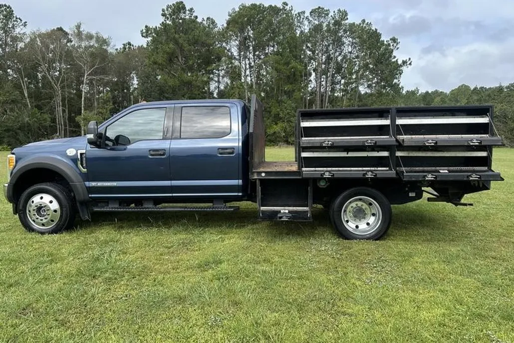 2017 Ford F-550 photo 1