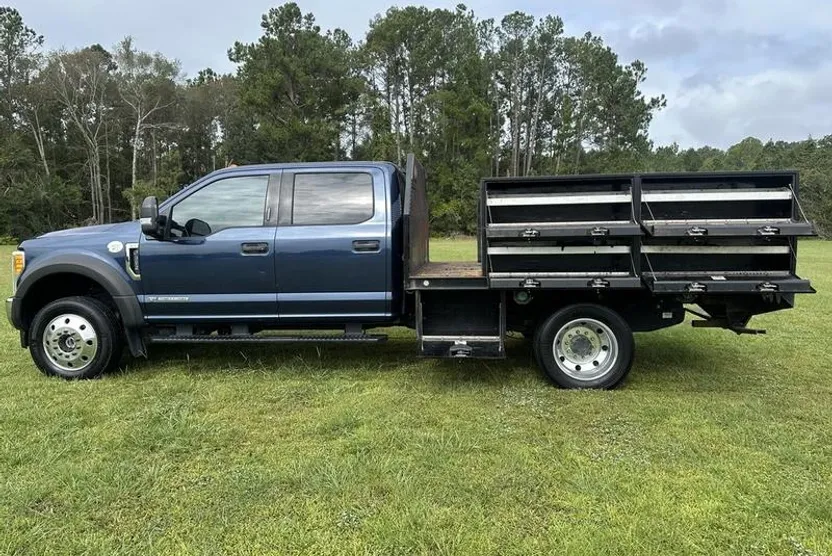2017 Ford F-550 photo 1