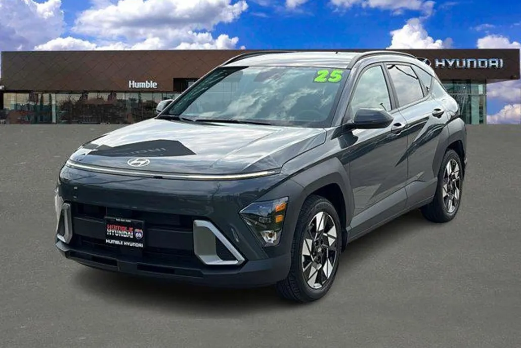 2025 Hyundai Kona SEL photo 1