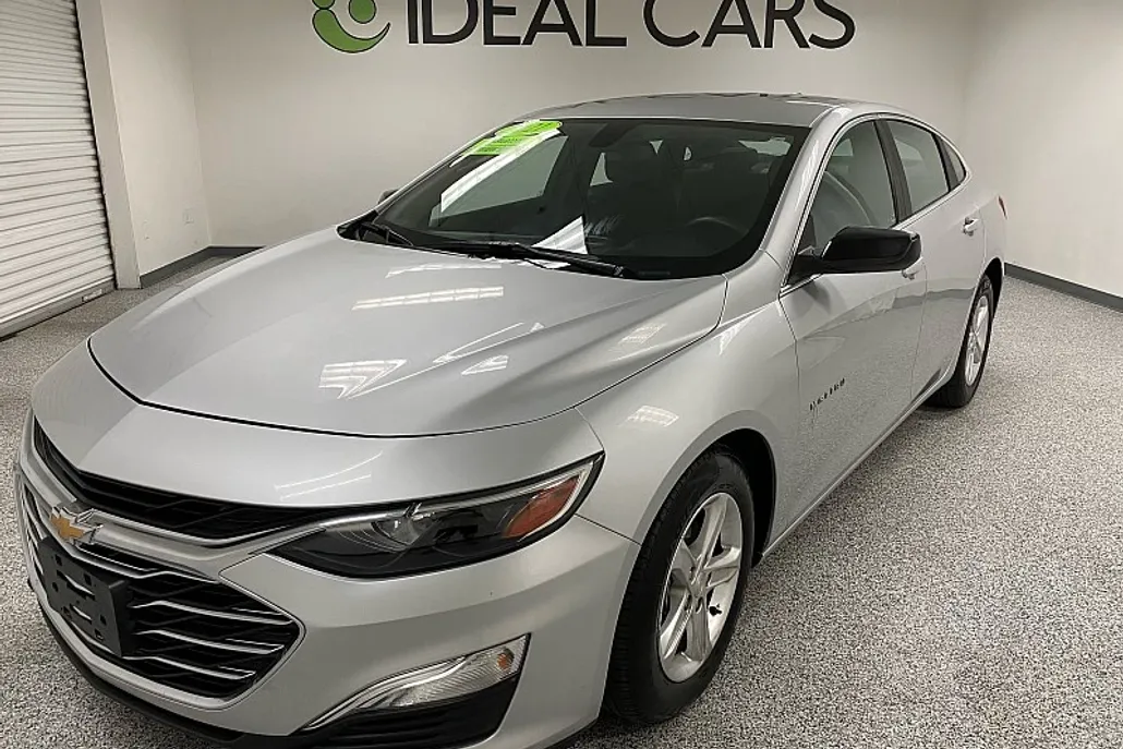 2021 Chevrolet Malibu LS photo 1