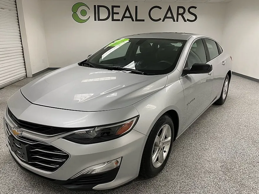2021 Chevrolet Malibu LS photo 1