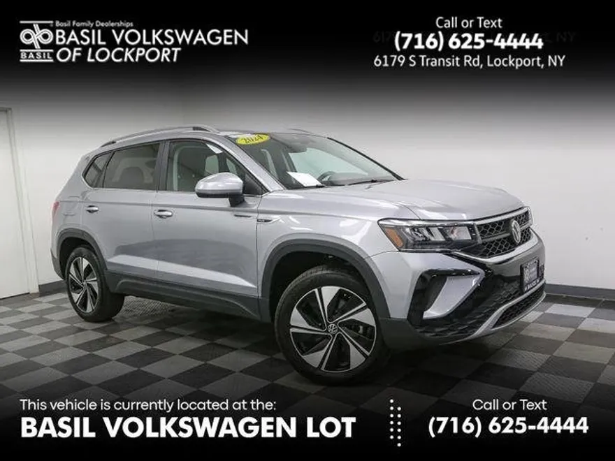 2024 Volkswagen Taos SE photo 1