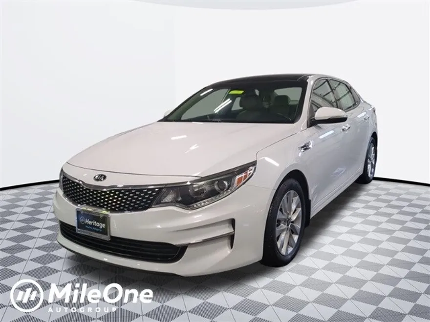 2018 Kia Optima EX photo 1