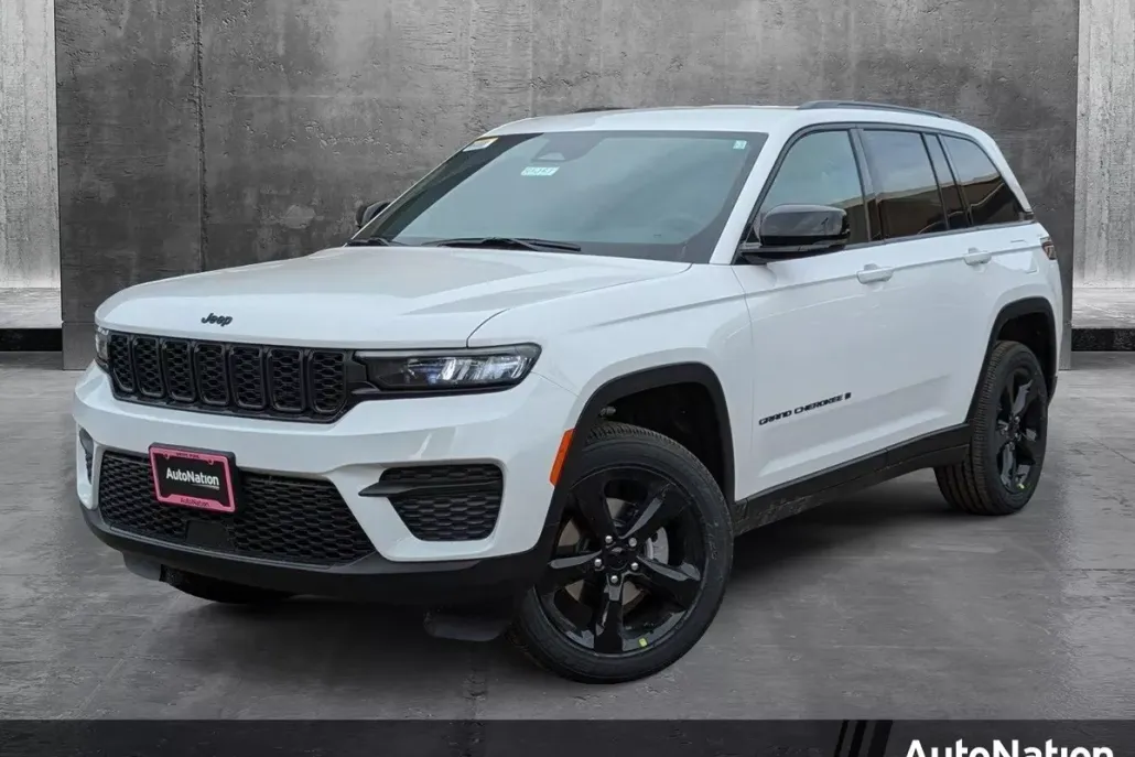 2025 Jeep Grand Cherokee Altitude photo 1
