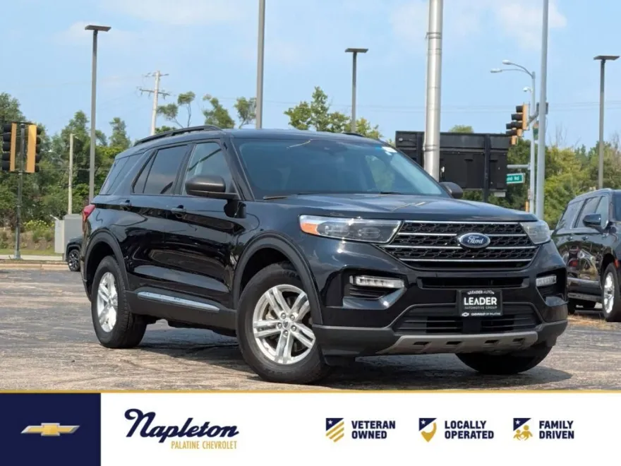 2022 Ford Explorer XLT photo 1