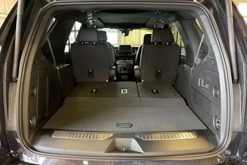 2024 Chevrolet Tahoe High Country photo 1