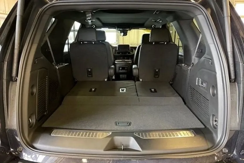 2024 Chevrolet Tahoe High Country photo 1