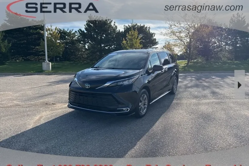 2023 Toyota Sienna XLE photo 1