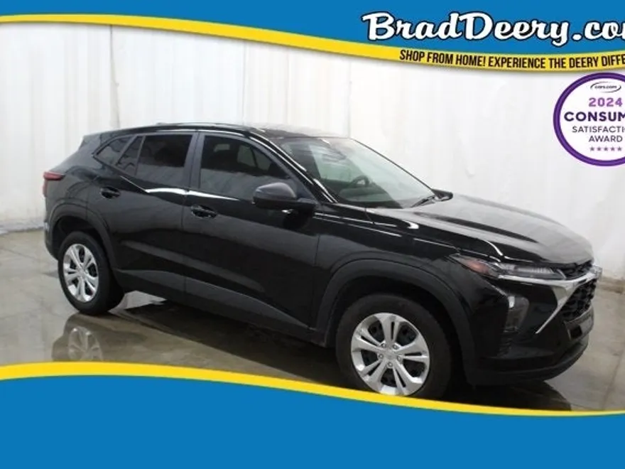 2024 Chevrolet Trax LS photo 1
