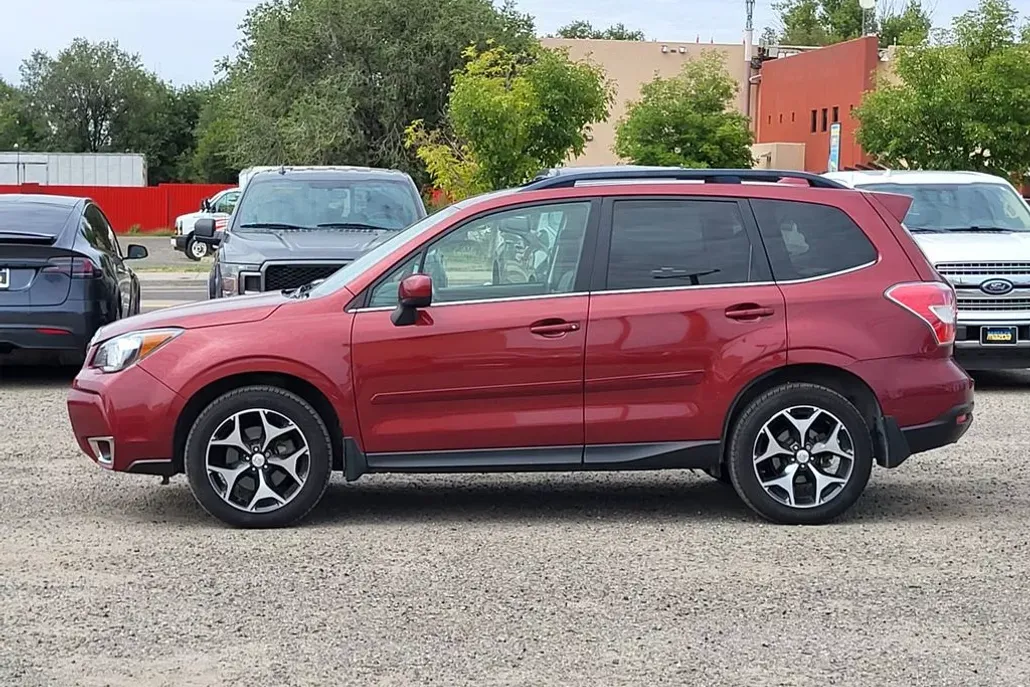 2016 Subaru Forester 2.0XT Premium photo 1