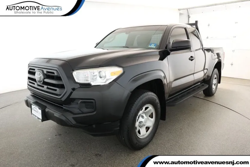 2018 Toyota Tacoma SR5 TRD Sport photo 1