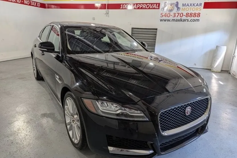 2019 Jaguar XF 25t Prestige AWD photo 1