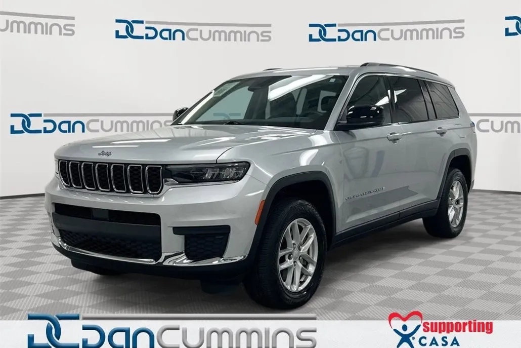 2023 Jeep Grand Cherokee Laredo photo 1