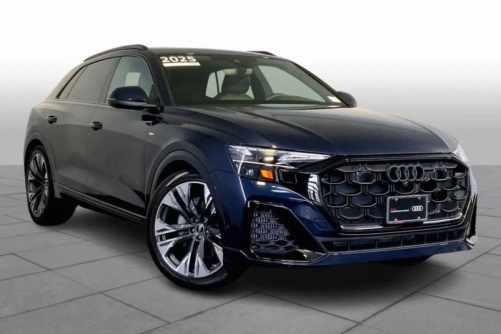 2025 Audi Q8 55 Premium Plus photo 1
