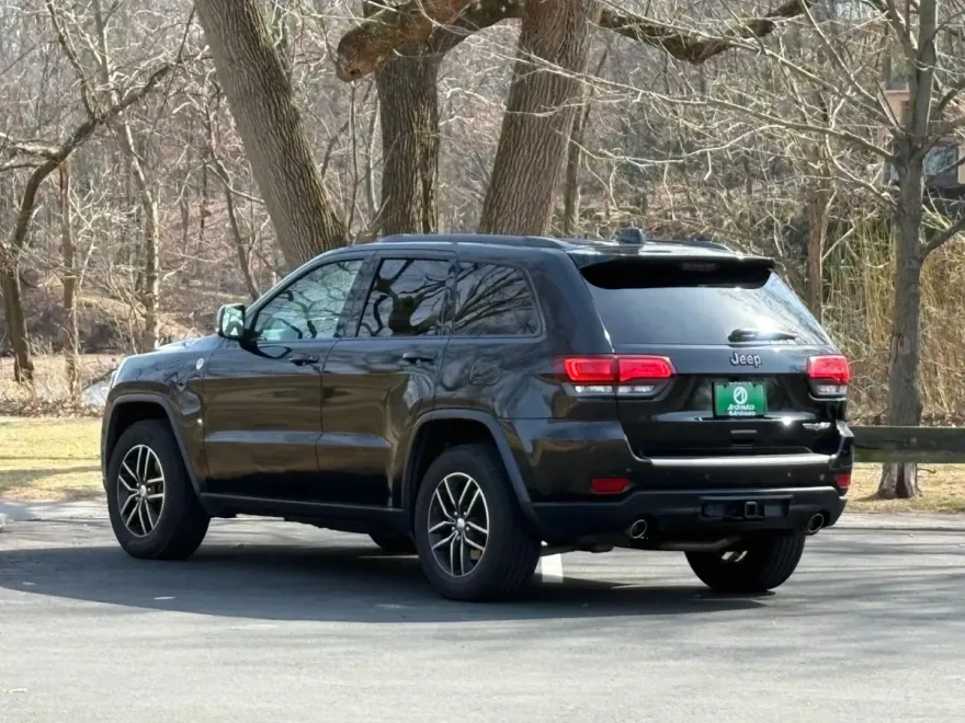 2017 Jeep Grand Cherokee Trailhawk photo 1