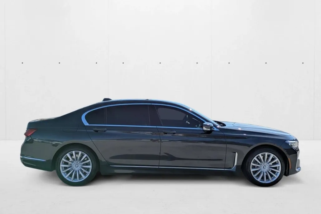 2022 Bmw 740i 740Li photo 1