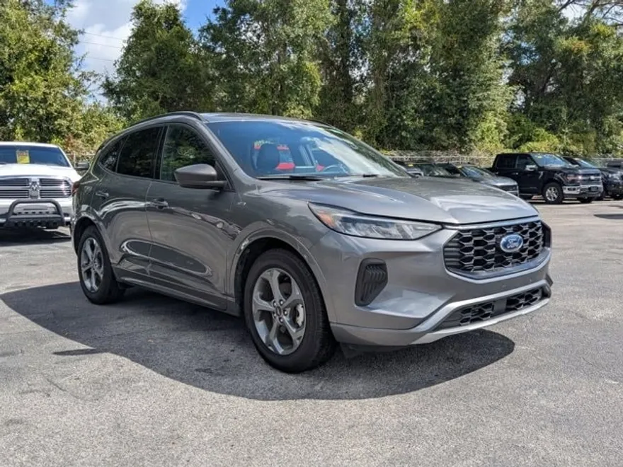 2024 Ford Escape ST-Line photo 1