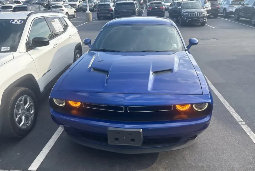2019 Dodge Challenger SXT photo 1