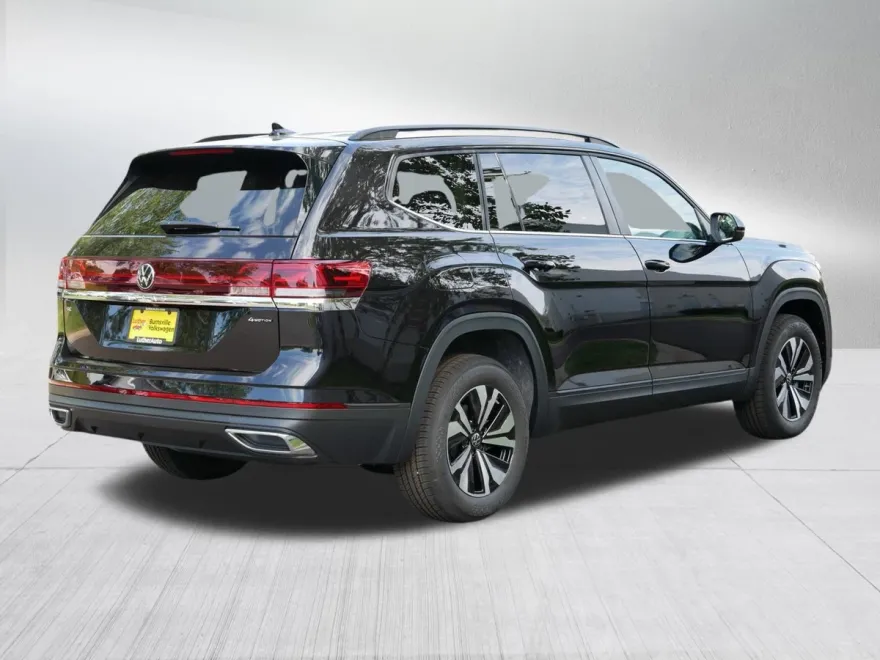 2026 Volkswagen Atlas SE photo 1