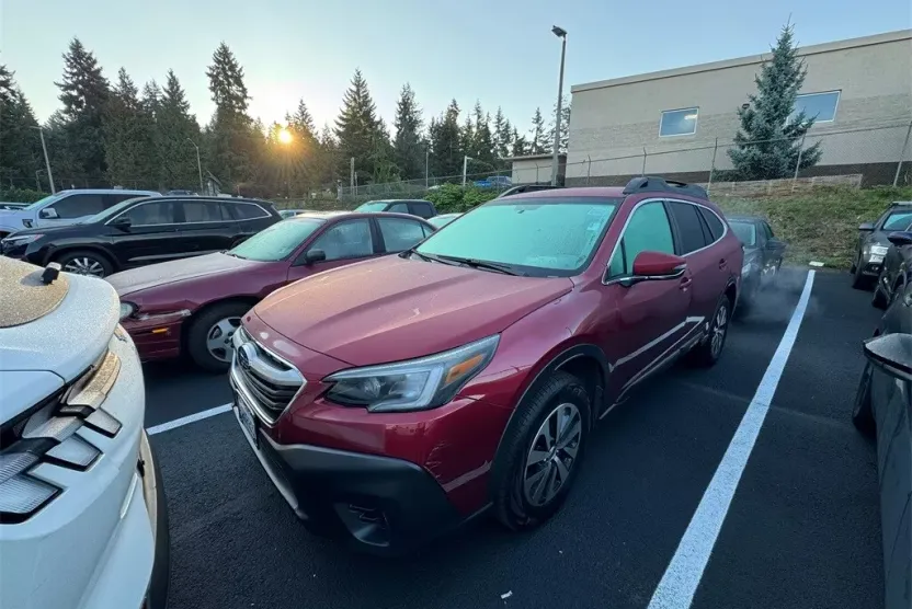 2021 Subaru Outback Premium photo 1