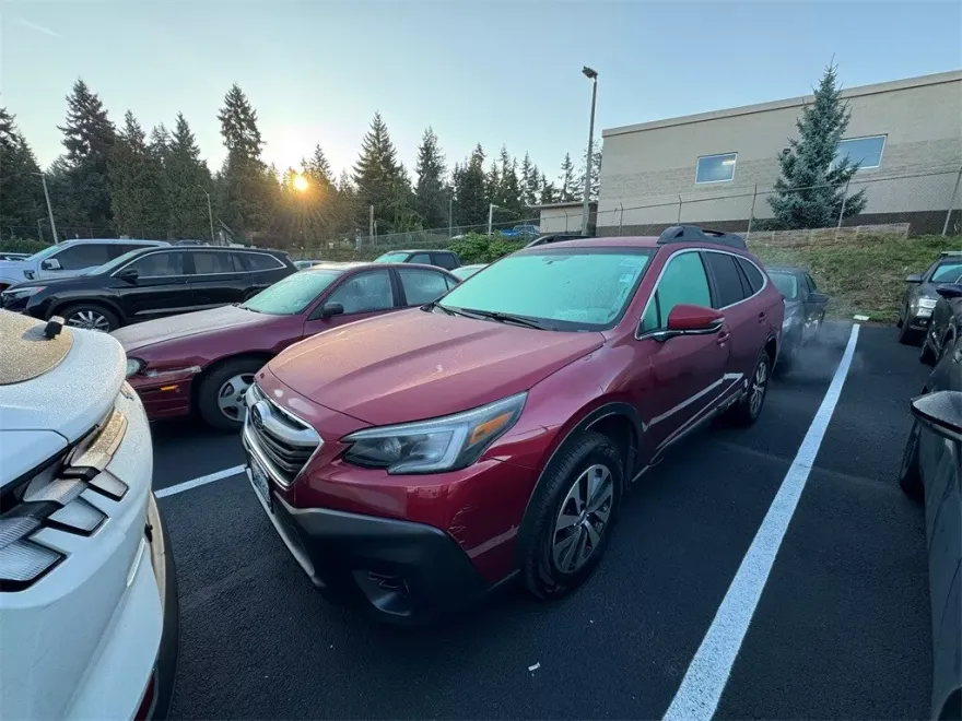 2021 Subaru Outback Premium photo 1