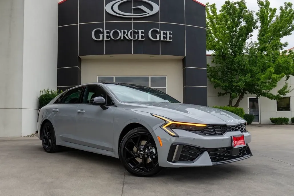 2026 Kia K5 GT-Line photo 1