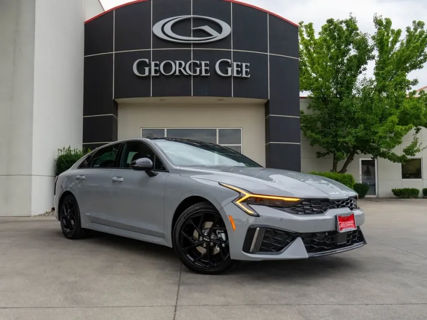 2026 Kia K5 GT-Line photo 1