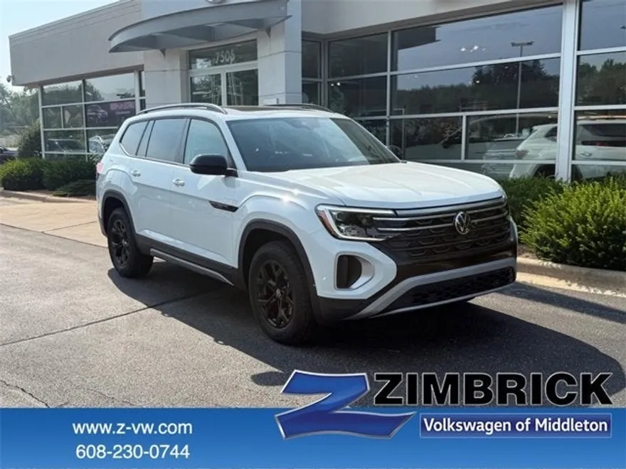2025 Volkswagen Atlas Peak Edition SE photo 1