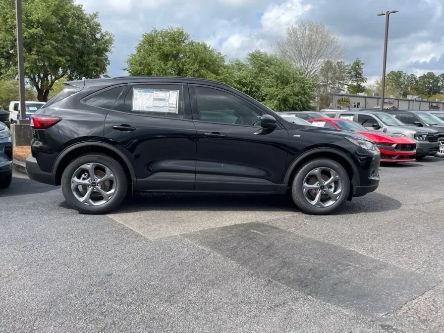 2025 Ford Escape Hybrid ST-Line photo 1