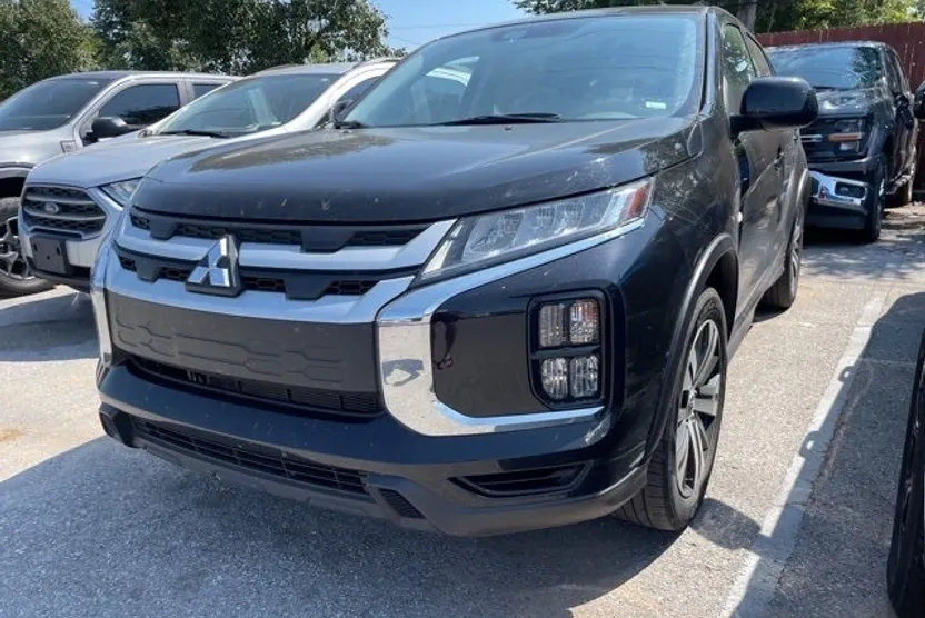 2024 Mitsubishi Outlander Sport ES photo 1