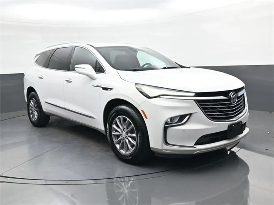 2022 Buick Enclave Essence photo 1