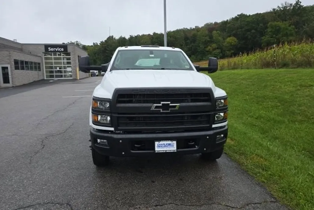 2024 Chevrolet Silverado 6500HD Work Truck photo 1