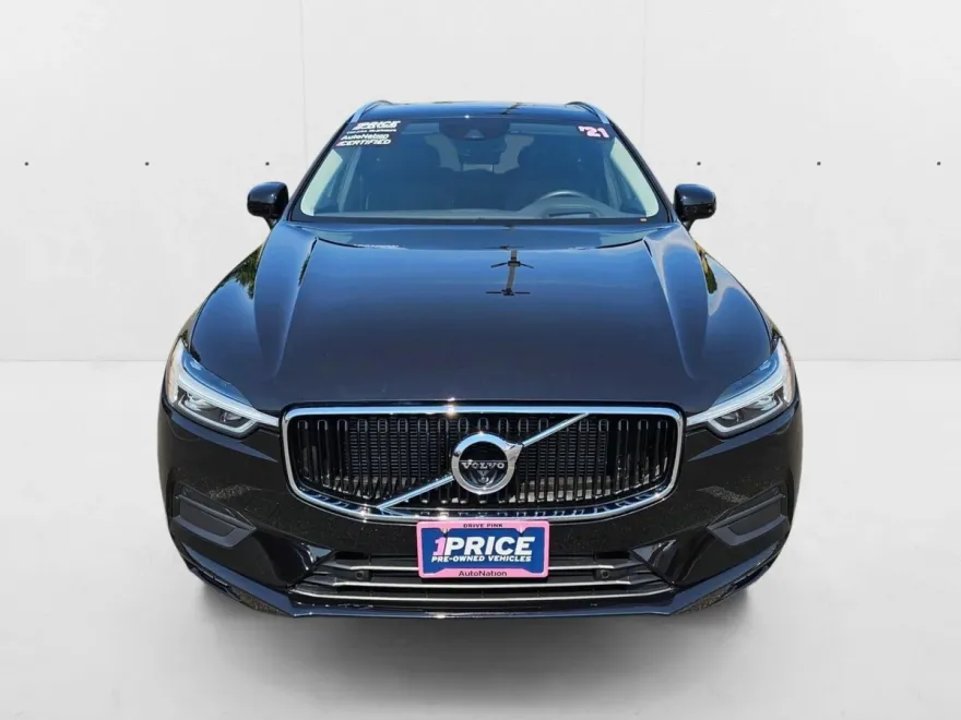 2021 Volvo XC60 T5 Momentum photo 1