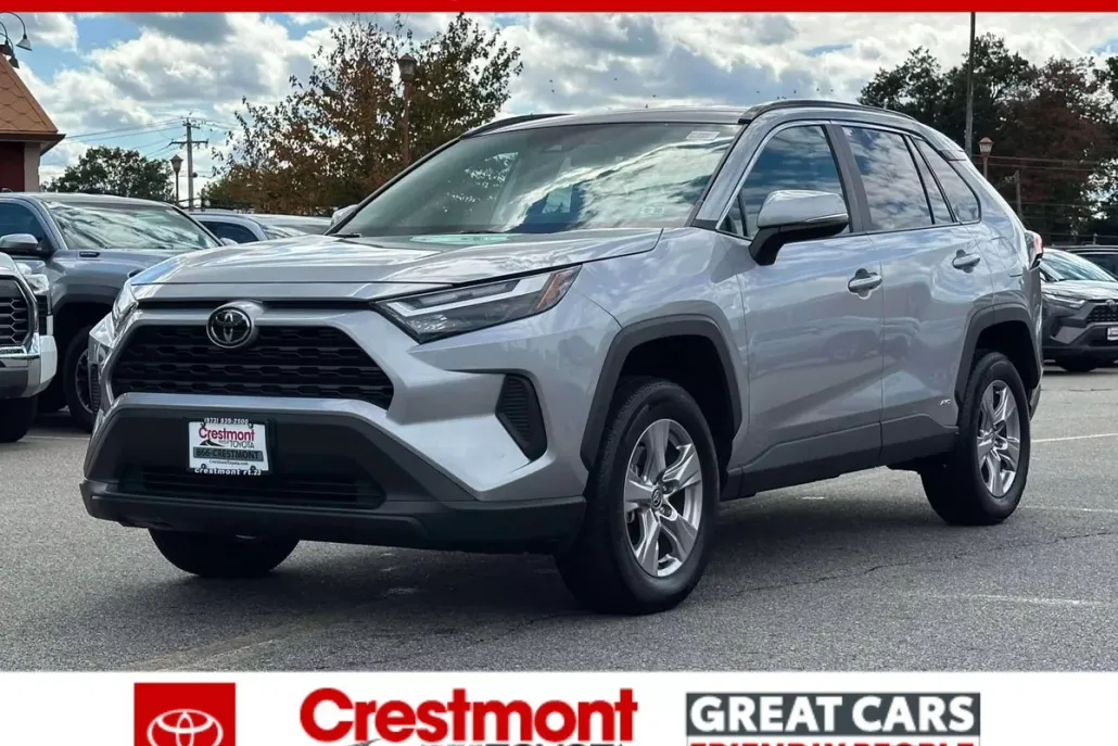 2025 Toyota RAV4 Hybrid LE photo 1