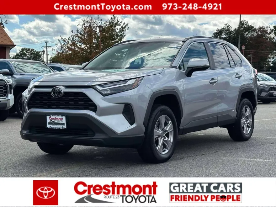 2025 Toyota RAV4 Hybrid LE photo 1