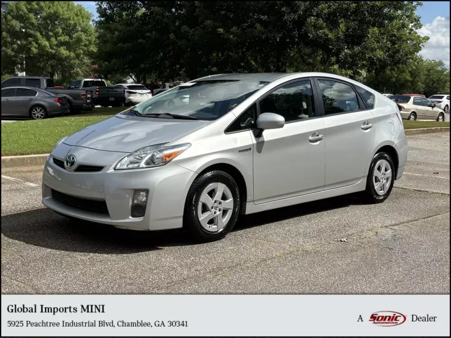 2010 Toyota Prius Two photo 1